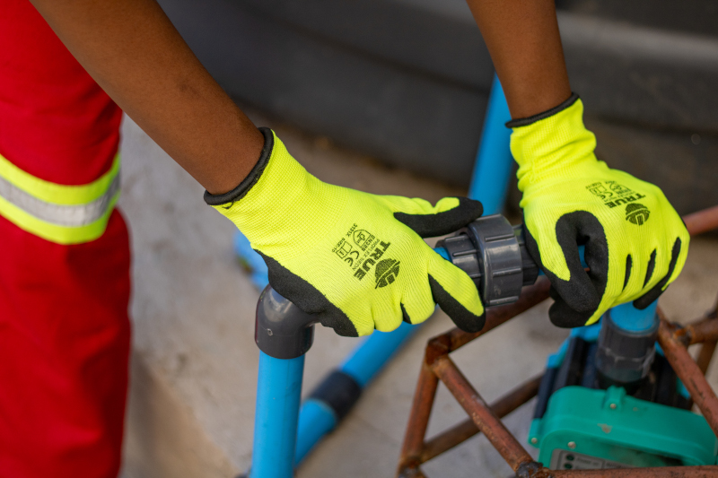 True sandy nitrile coated gloves